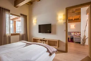 resorttirolniederwildenbachschlafzimmer_1.jpg